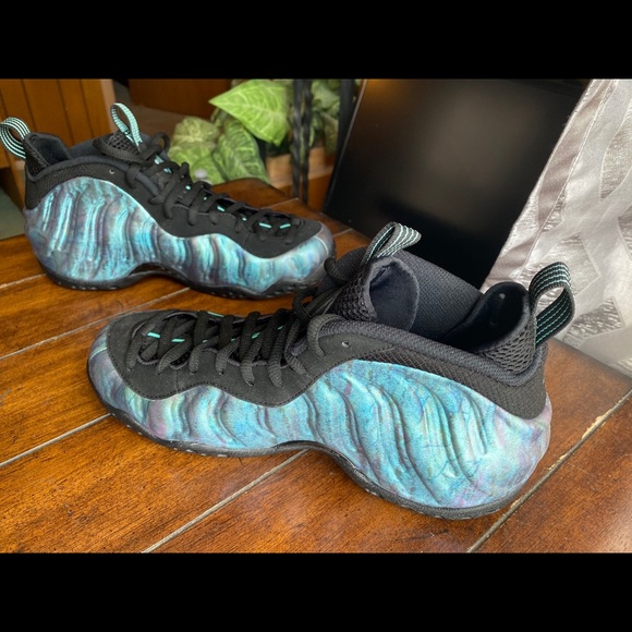 Nike Foamposite (Abalone) size 9 brand new